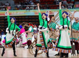 爆款中世纪类塔科夫游戏《越来越黑暗》Steam免费开玩，4月10日全新第六赛季，冒险刻不容缓！